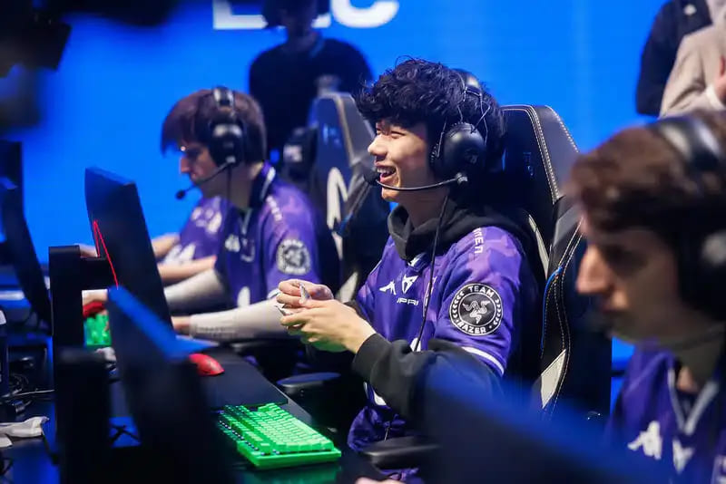 【扑克之星】电竞 | 绝境逢生!Movistar KOI苦战三局逆转Team Secret Whales,保留晋级希望