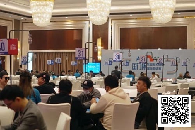 【扑克之星】国门杯｜海港边城掀起新浪潮！主赛A组争斗战鼓敲响共吸引114人次选手参赛余14人晋级第二轮！女神挑战赛明日靓丽登场！