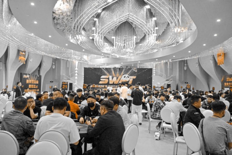 【扑克之星】SWPT·广安站 | 从“抚仙湖杯”到SWPT，西南扑克标杆赛事华丽升级，首日战火点燃！马鹏龙斩获回馈赛冠军