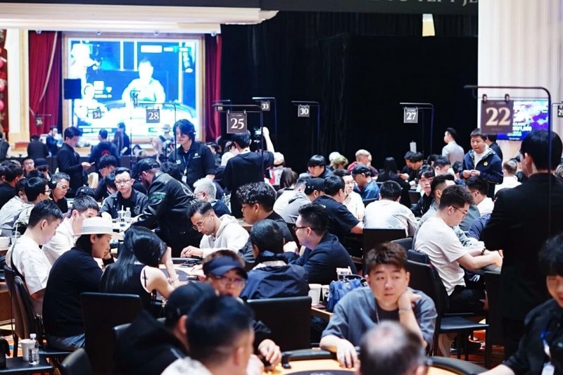 【扑克之星】TLPT济州岛站｜主赛B组171人次火爆对战剩余26人晋级！Bai Yunpeng狂揽超80万计分笑傲全场！YIMING LEE斩获巡游豪客赛王冠！